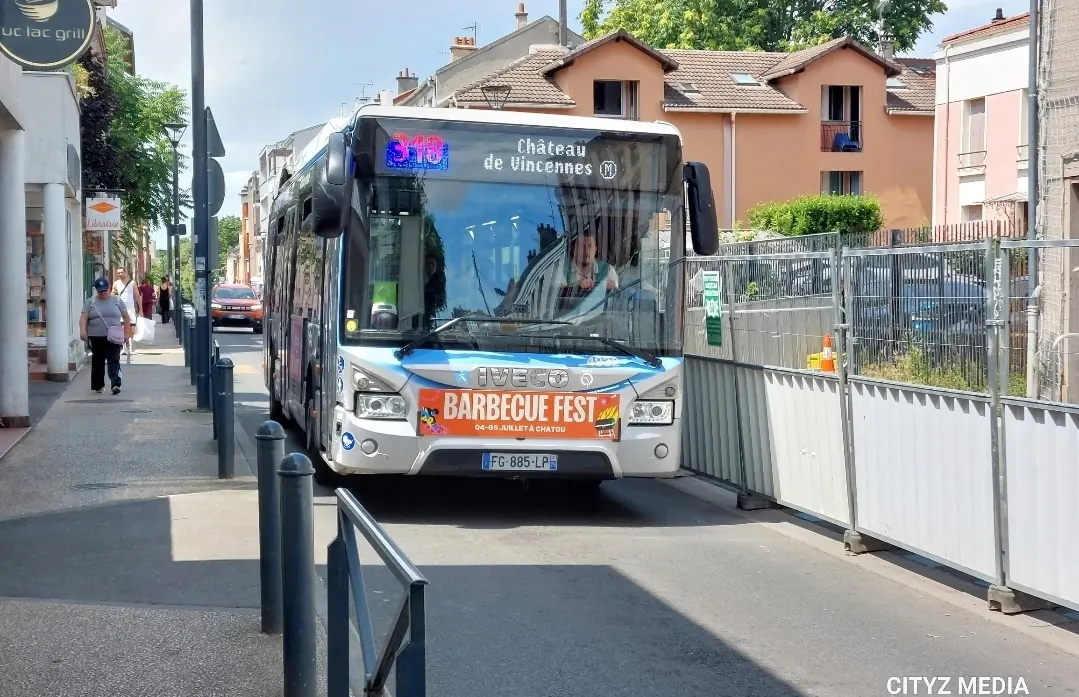 Flanc de bus Barbecue Fest