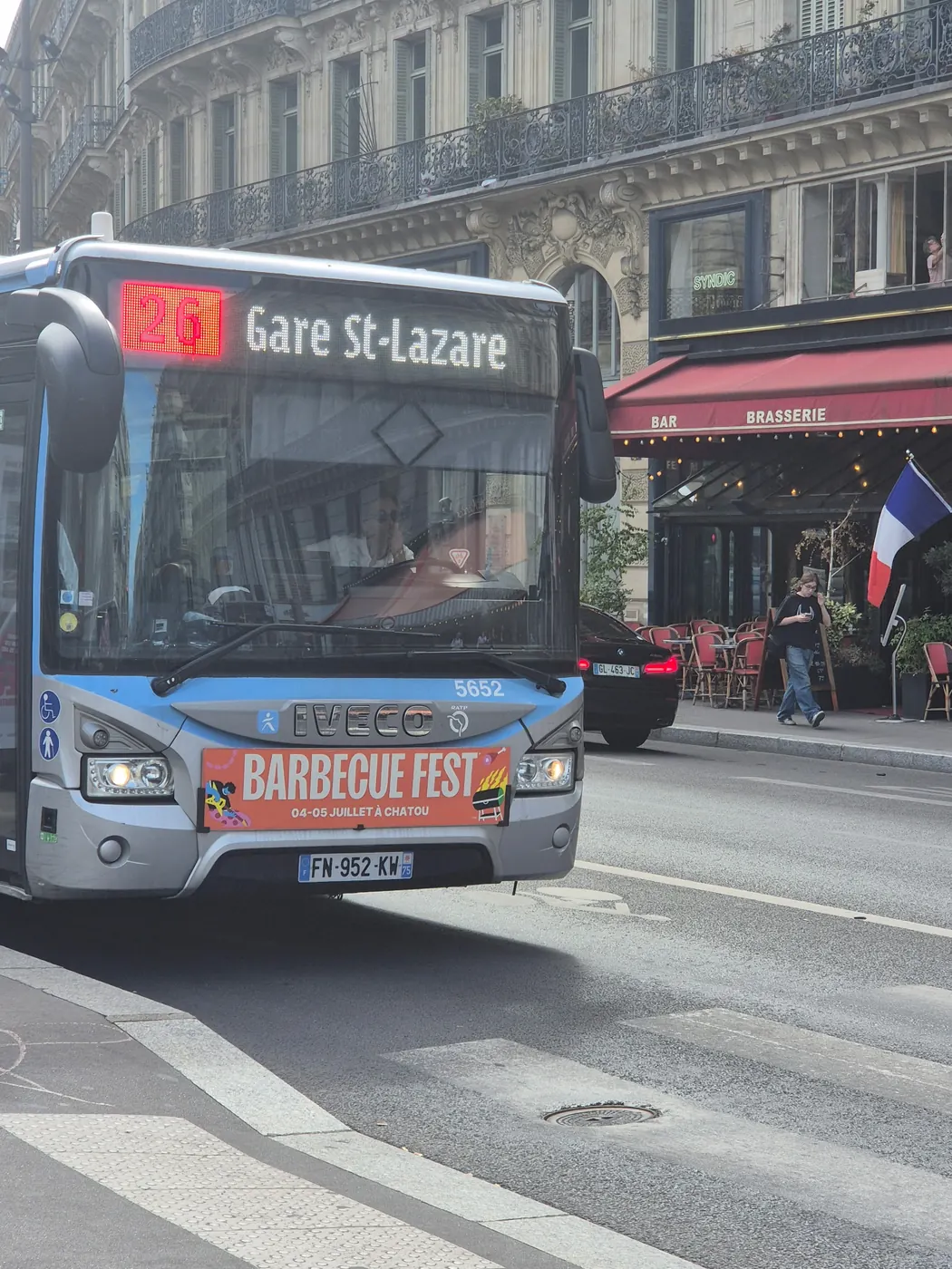 Avant de bus Barbecue Fest — Gare Saint-Lazare