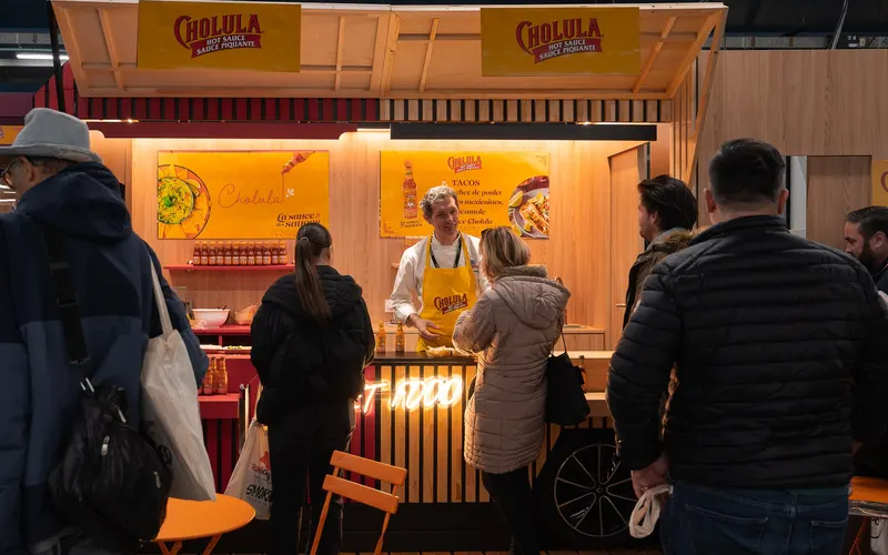 Stand de sauces piquantes Cholula au Barbecue Expo